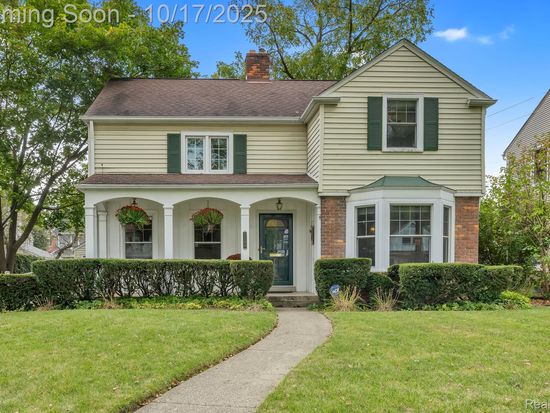 1106 Maxine St, Flint, MI 48503