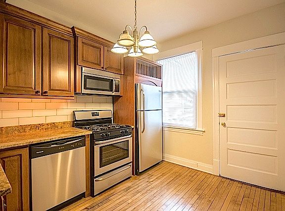 3rd image of 1840 W Wellington Ave #House