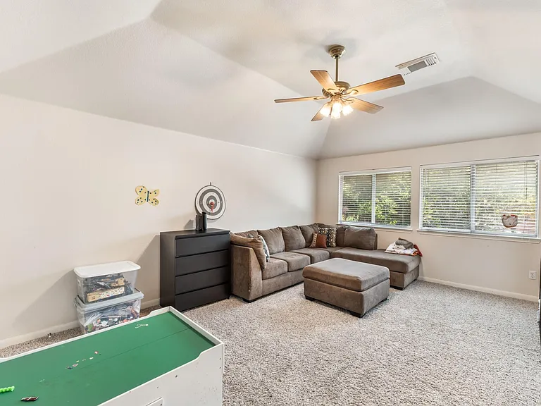 1107 Hollybrook Cv — Photo 20