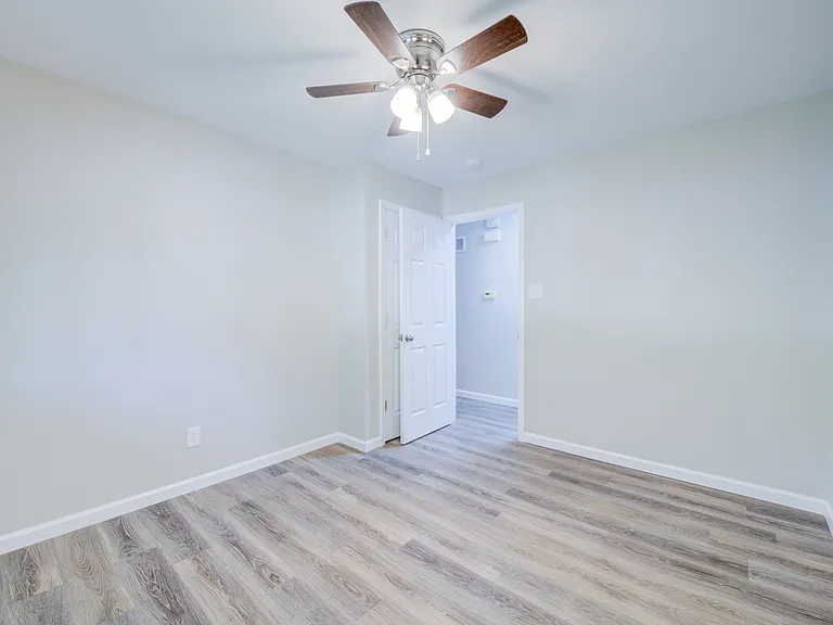 Front middle (smallest bedroom). Ceiling fans in all upper bedrooms.