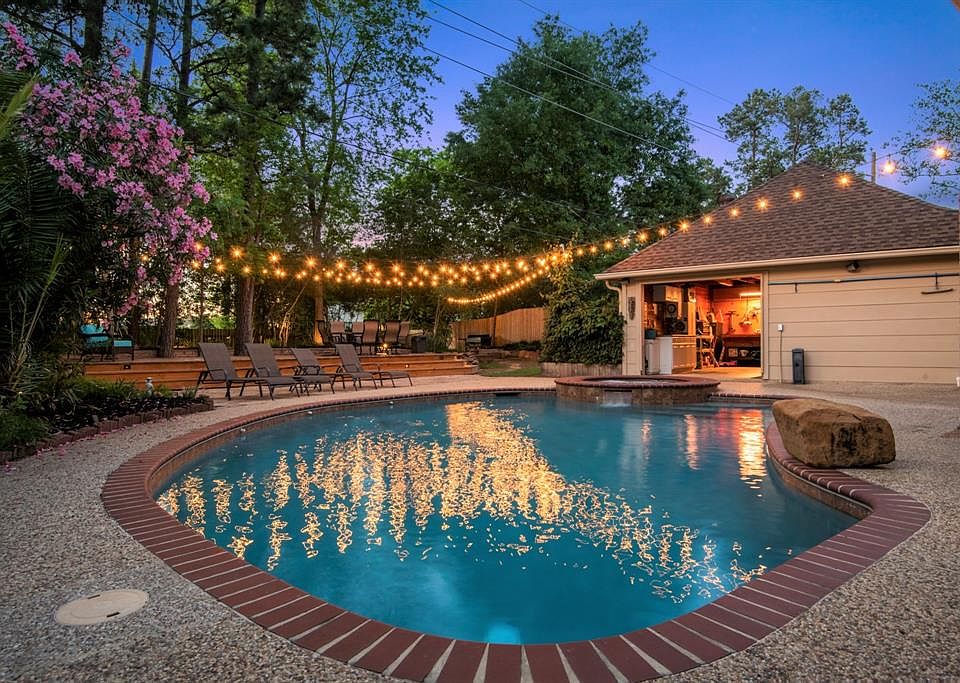 Imagine the fun you can have here with your family, friends and pets!