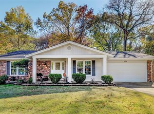 258 Oak Pass Ct, Ballwin, MO
