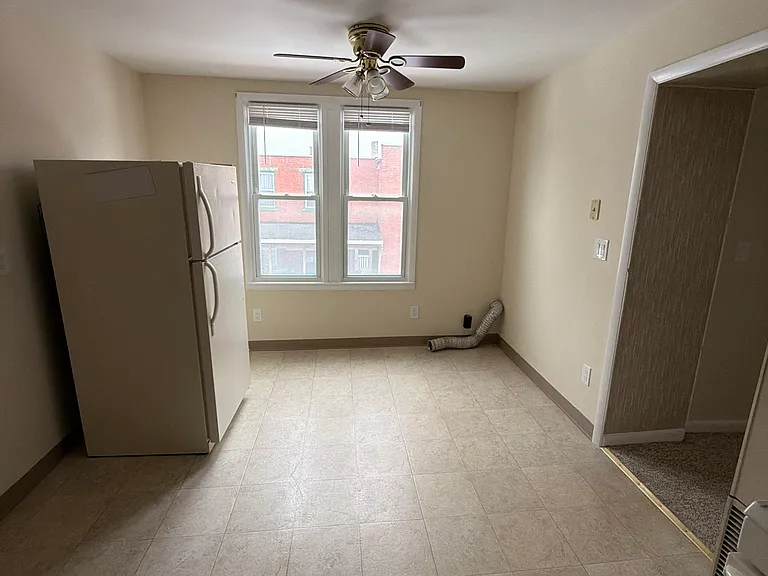 5 Alden St #B — Photo 4