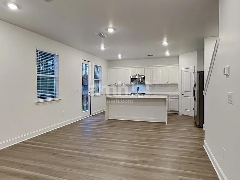 1568 Aquamarine Dr — Photo 5