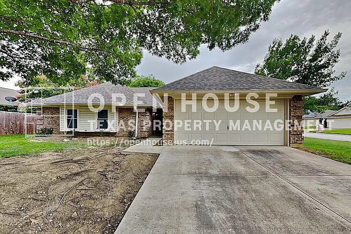 1523 Warwick Dr — Photo 36