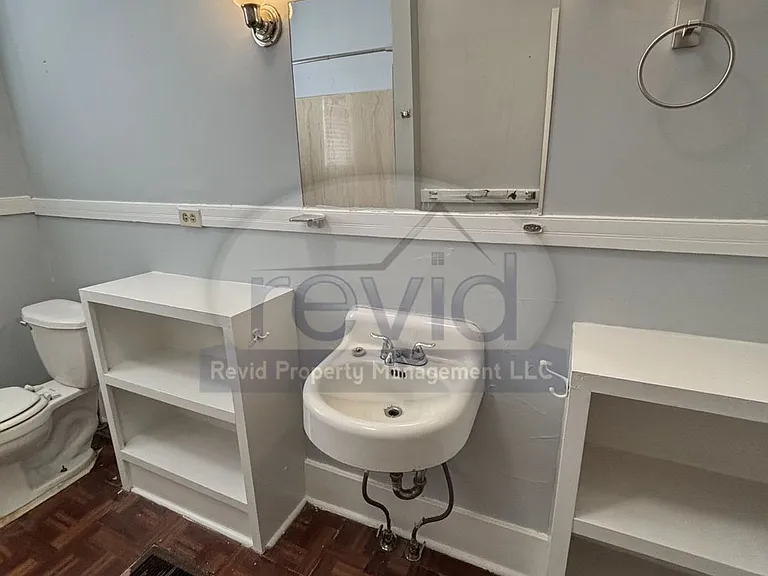 288 N. McLean Blvd — Photo 16