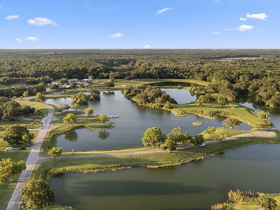 Close to Saddle Creek Park