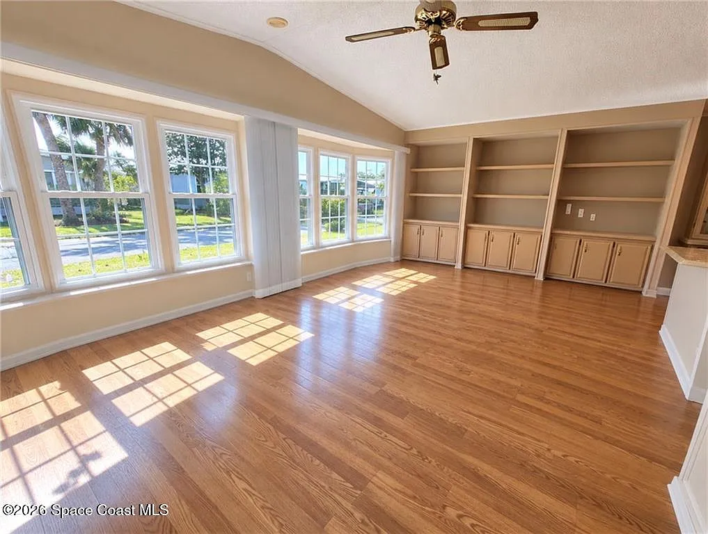 2 bed, 2.0 bath, 1380 sqft, $1,800 — Photo 2