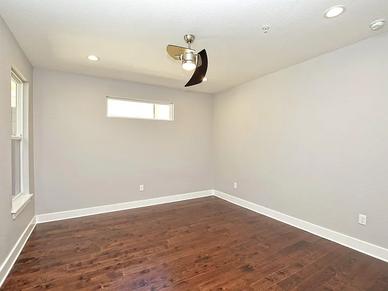 1130 Lott Ave #B — Photo 17