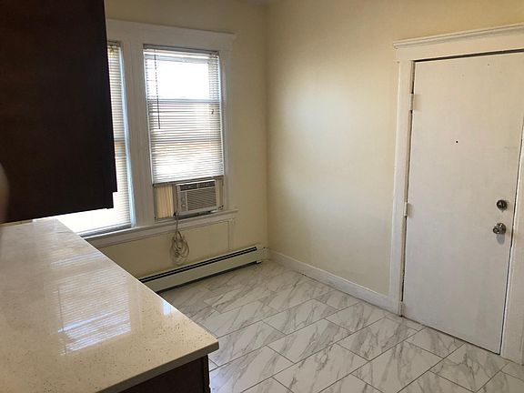 4th image of 400 Bradford St Floor 1