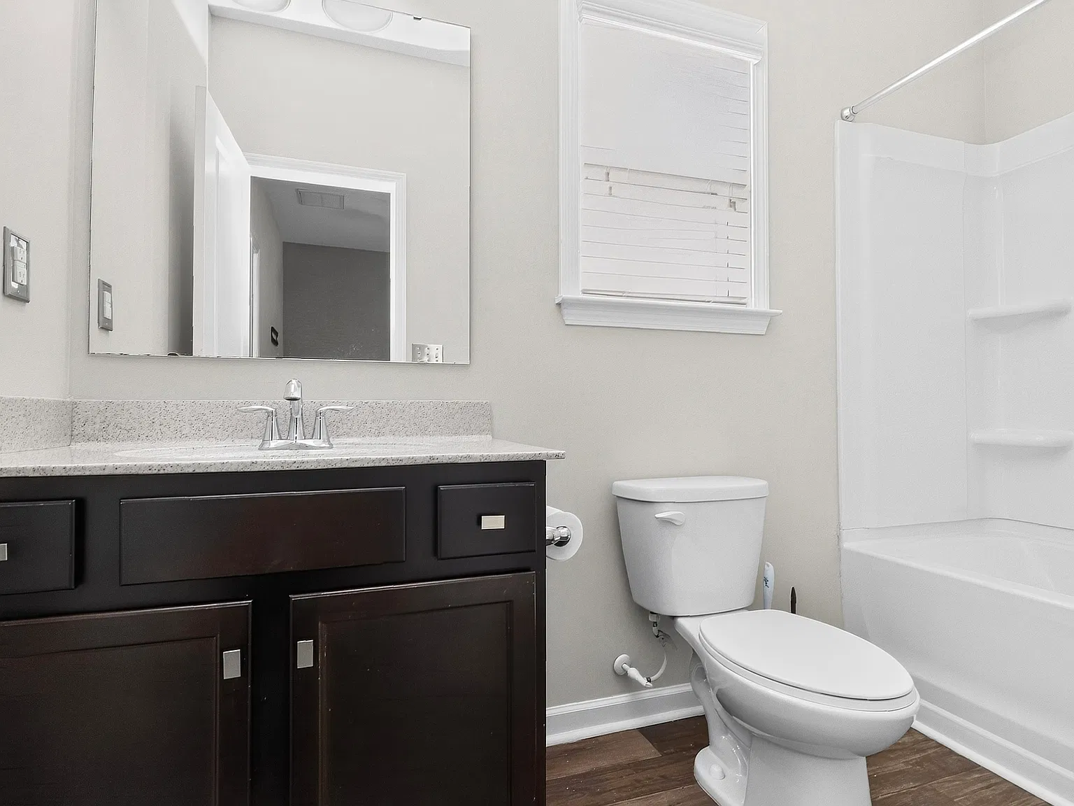 4 bed, 2895 sqft, $2,600 — Photo 4