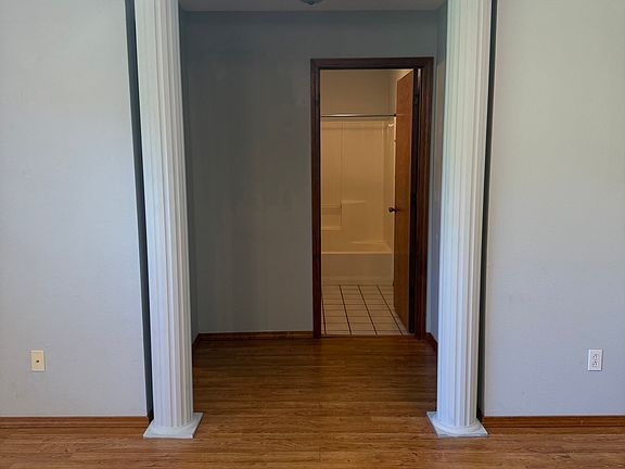 5th image of 2917 S Jackson Ave
