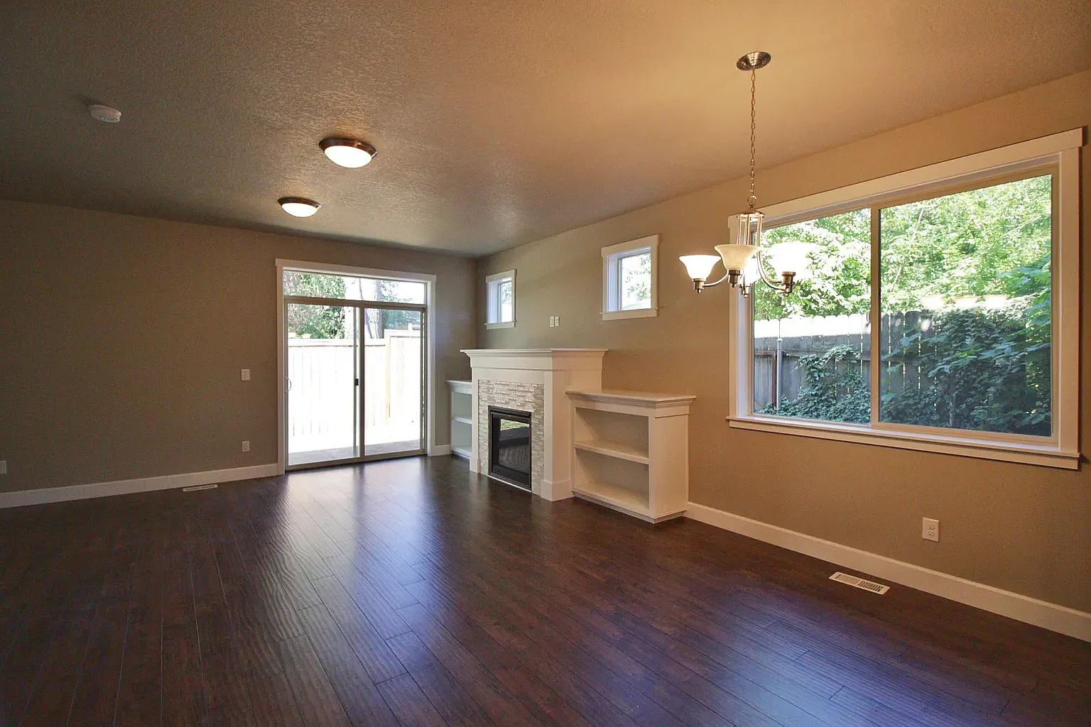 4 bed, 2.5 bath, 2310 sqft, $2,750 — Photo 3