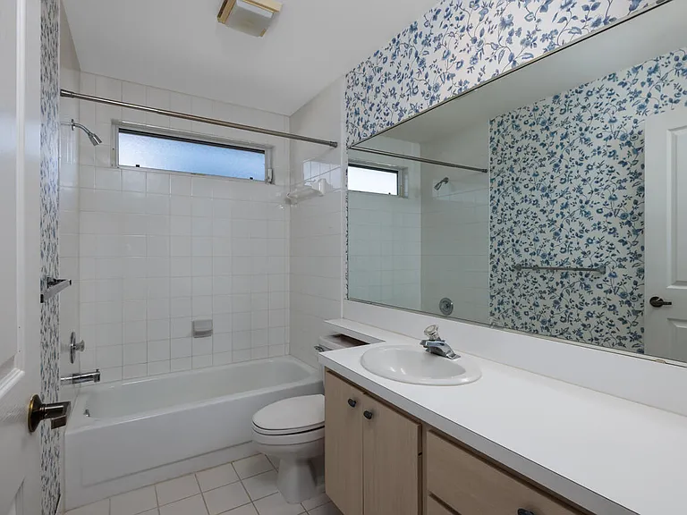 1560 SW Waterfall Blvd — Photo 20