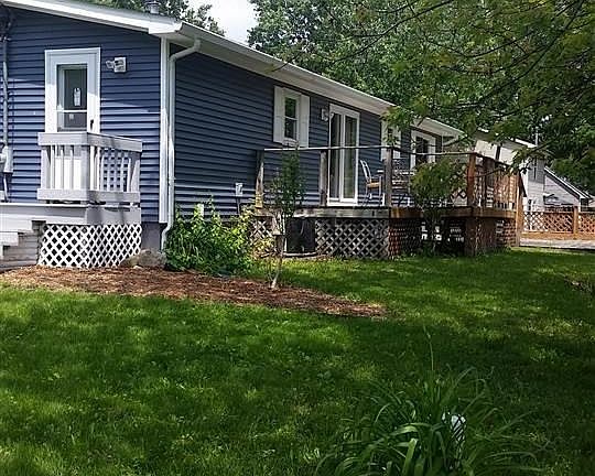 2nd image of 1106 Holliday Dr