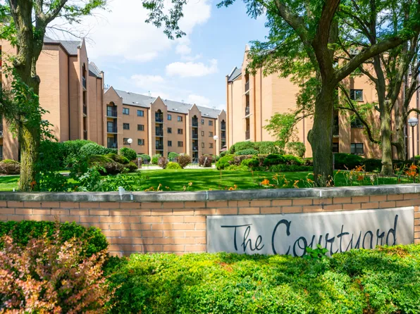 7410 W Lawrence Ave Unit 324, Harwood Heights, IL 60706