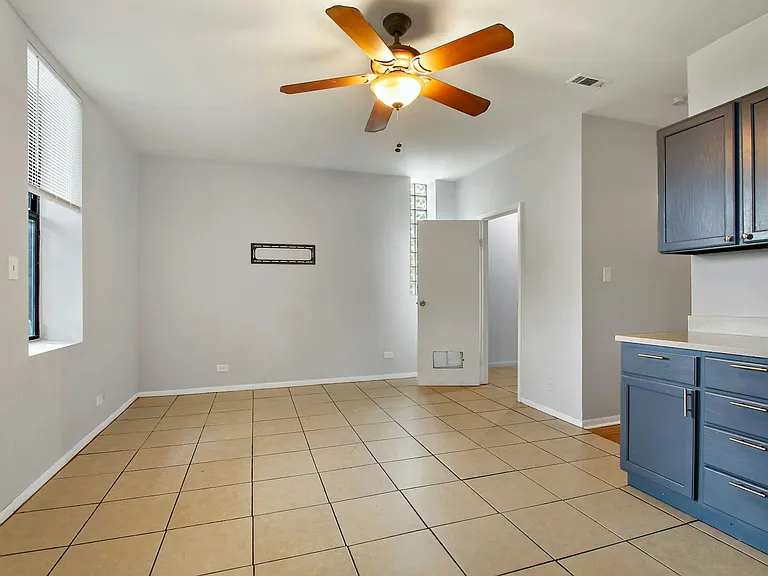 4040 S Wabash Ave #2 — Photo 8