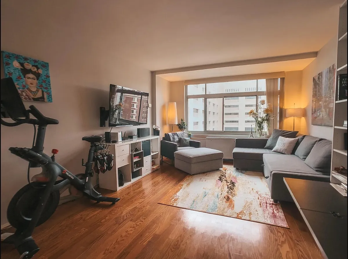 Photo 2 of 29 - 2401 H St NW #706 - Washington, DC Building Photo - 2401 H St NW #706
