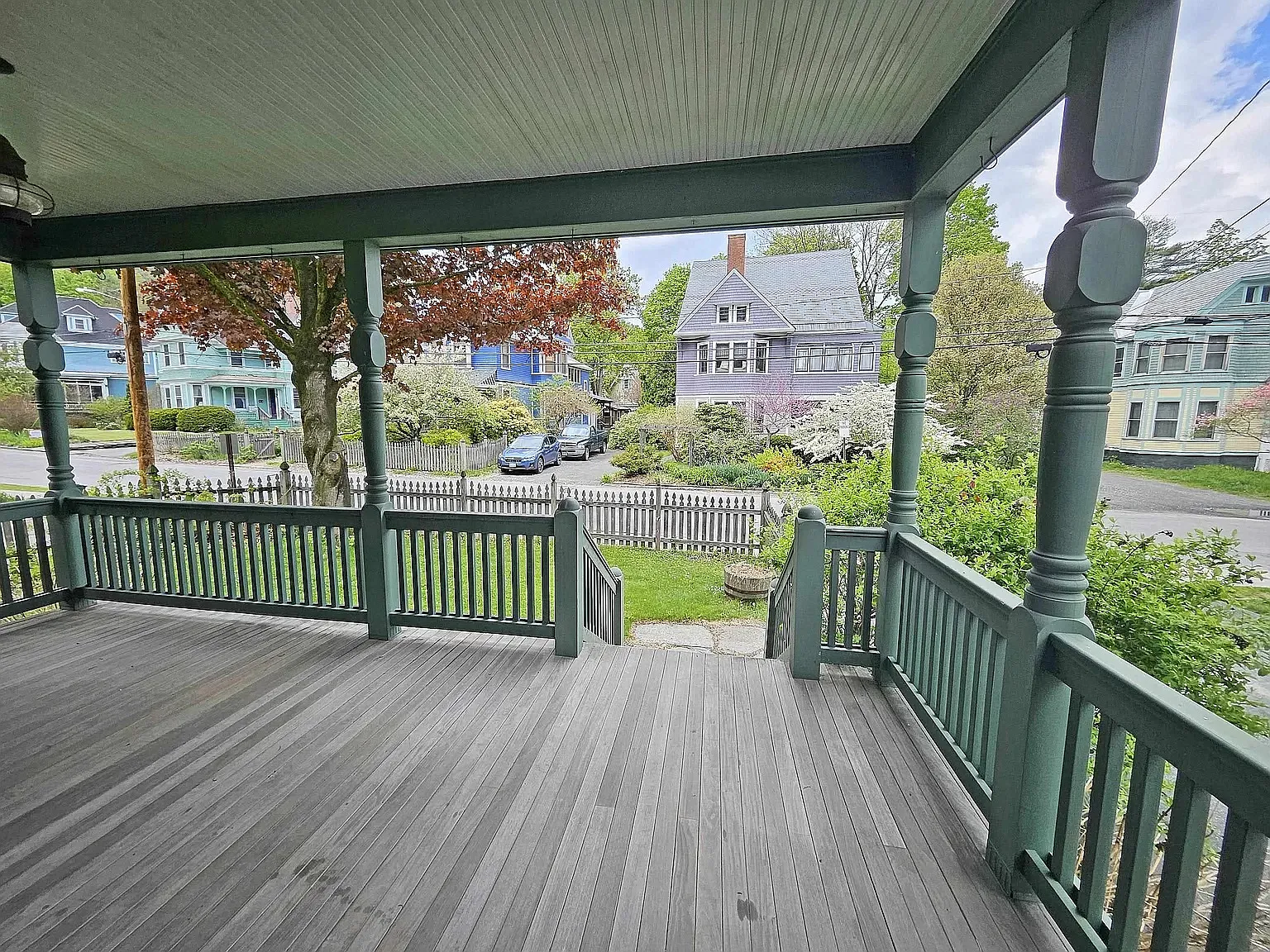 3 bed, 2400 sqft, $2,800 — Photo 3