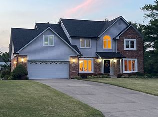 5580 W Stonehaven Ln, New Palestine, IN 46163