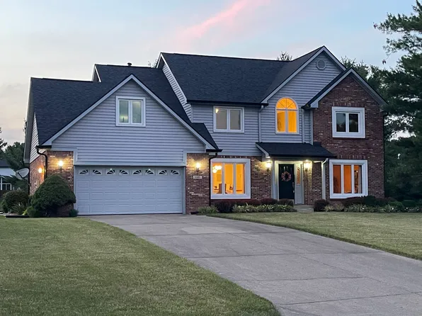 5580 W Stonehaven Ln, New Palestine, IN 46163