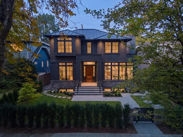 3887 W 15th Ave, Vancouver, BC V6R 3A1