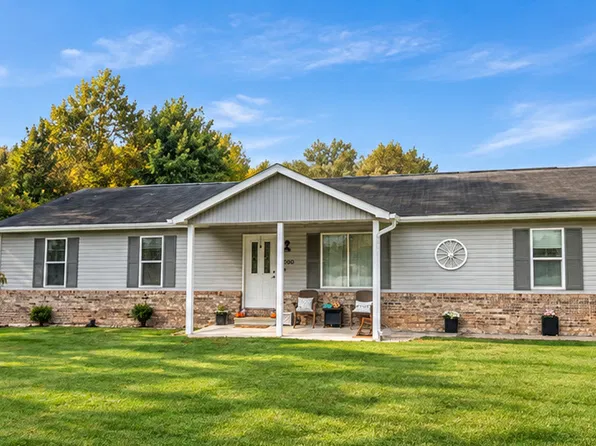 900 Golden Ct, Greencastle, IN 46135