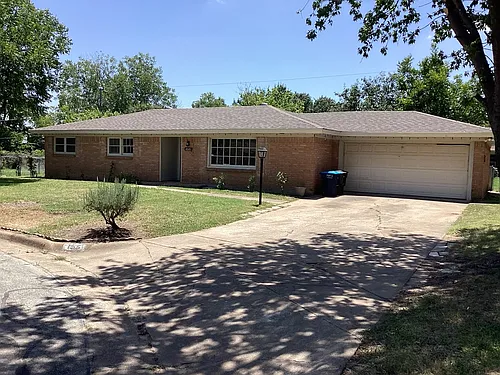 155 Chateau Dr Photo 1