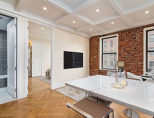 1st image of 921 Washington Ave #745
