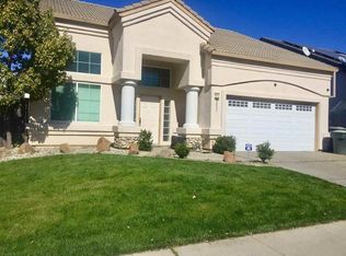 9057 Robbins Rd, Sacramento, CA 95829