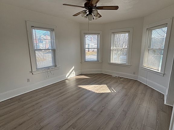 3rd image of 163 Laurens St Floor 1