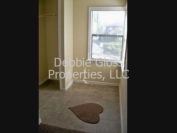 5th image of 2936 Antique Oaks Cir APT 70