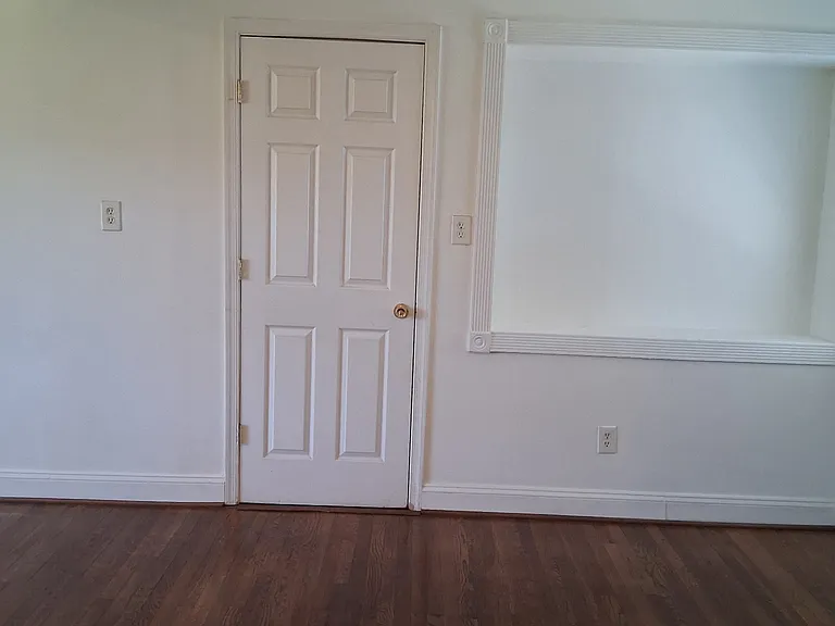 6921 Floyd Ave — Photo 10
