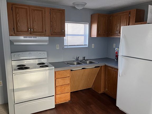 3rd image of 4904 Wayne Park Dr