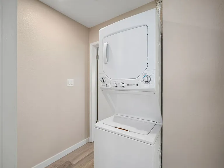 180 Brisco Rd — Photo 32