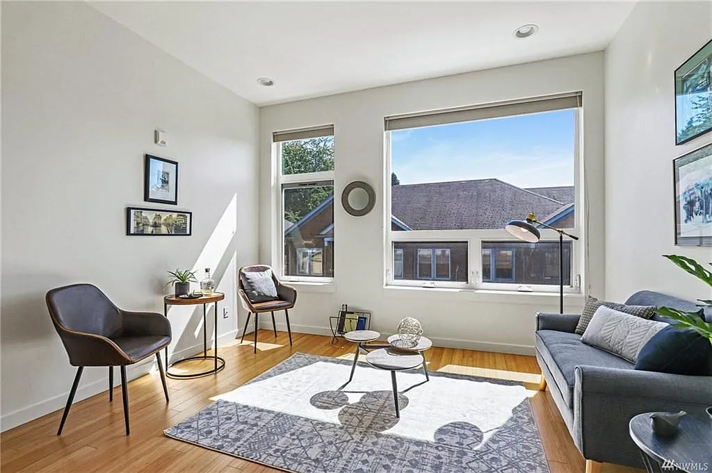 3 bed, 1.5 bath, 1100 sqft, $3,495 — Photo 1