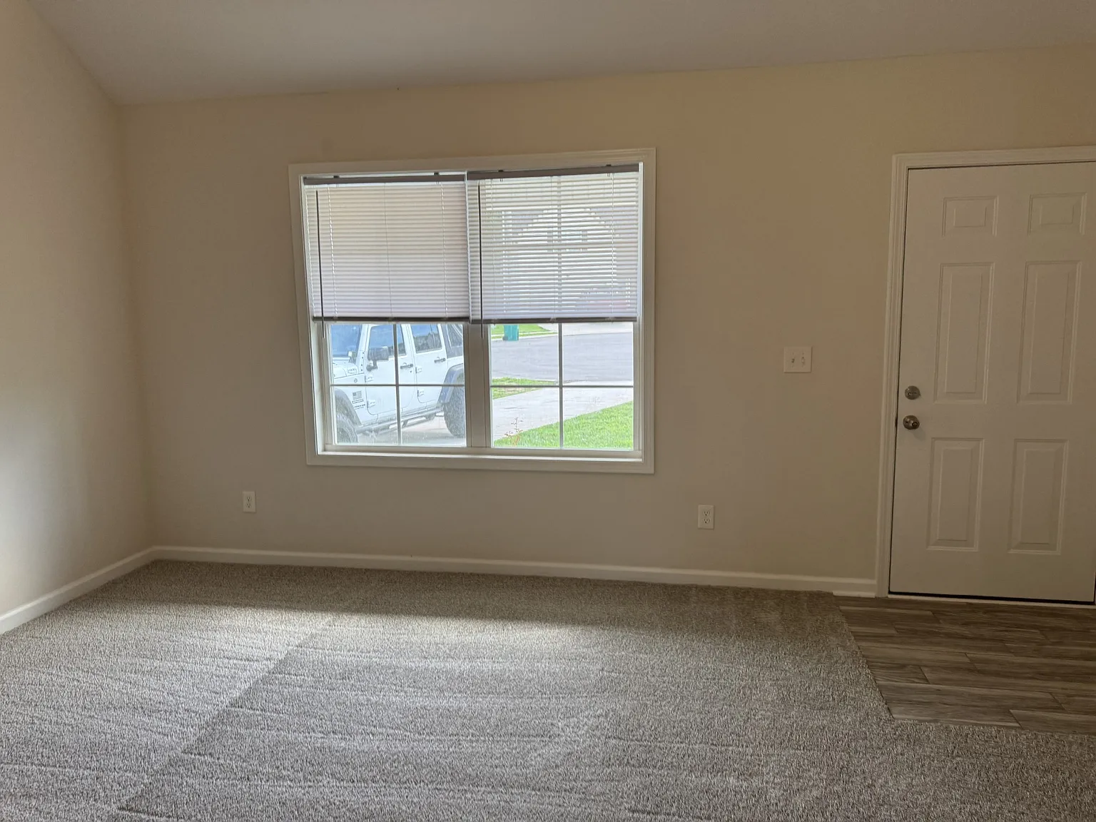 3 bed, 2.0 bath, 1117 sqft, $1,850 — Photo 3