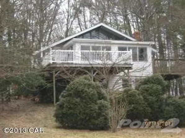 645 Firehouse Rd, Palmerton, PA 18071