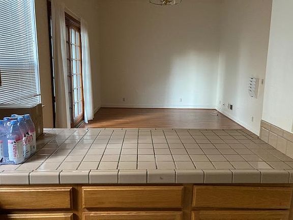 2nd image of 1405 Gough St