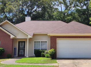 4301 Lake Vista Dr, Jackson, MS 39212