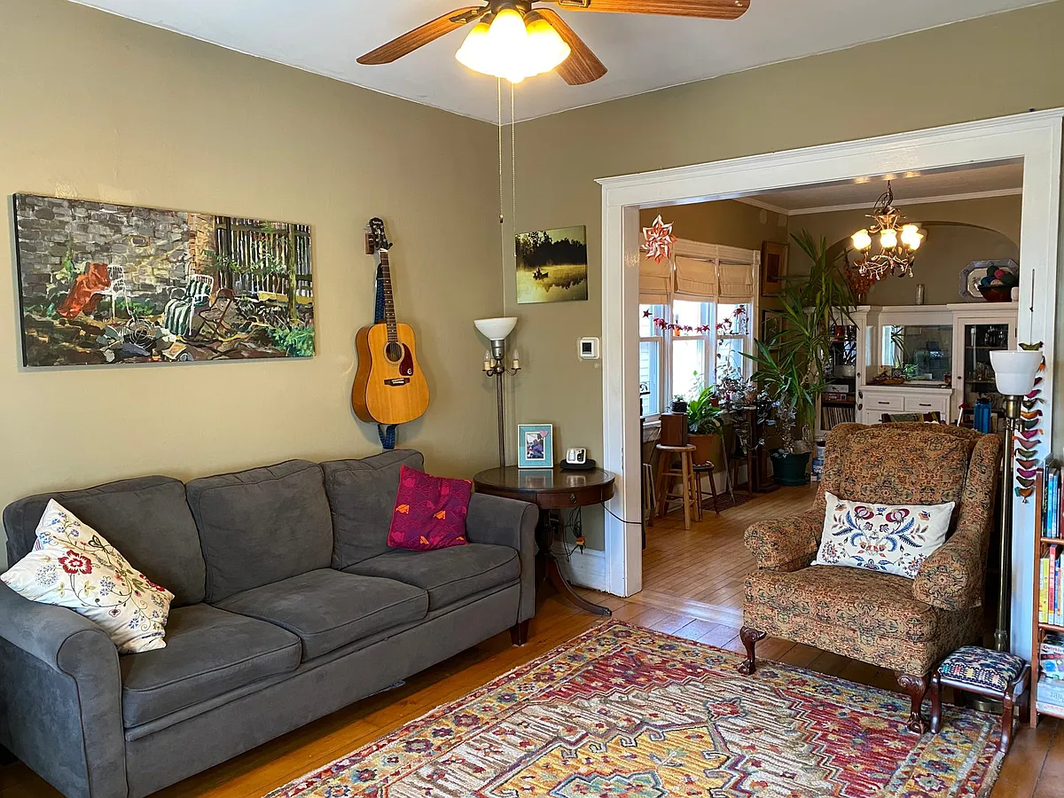 living room from front door entry - 2657 N Weil St