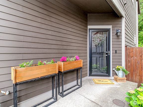 3rd image of 137 60th Street SE