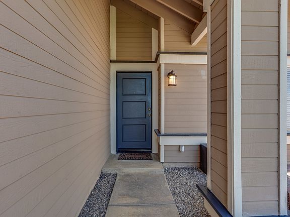 4th image of 1950 Nutwood Cir