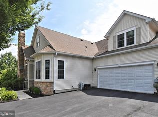 1030 Burgundy Cir, Pennsburg, PA 18073