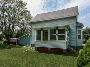 429 State Ave, Hampton, IL 61256