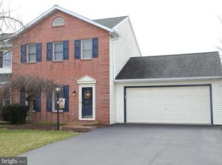 8 Sunrise Dr, Lititz, PA 17543