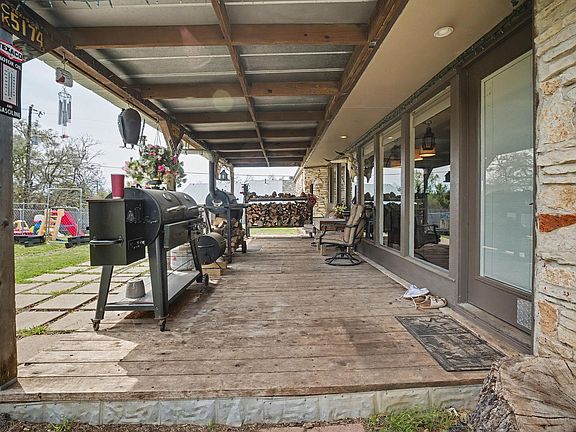 5th image of 103 Oak Ridge Cir