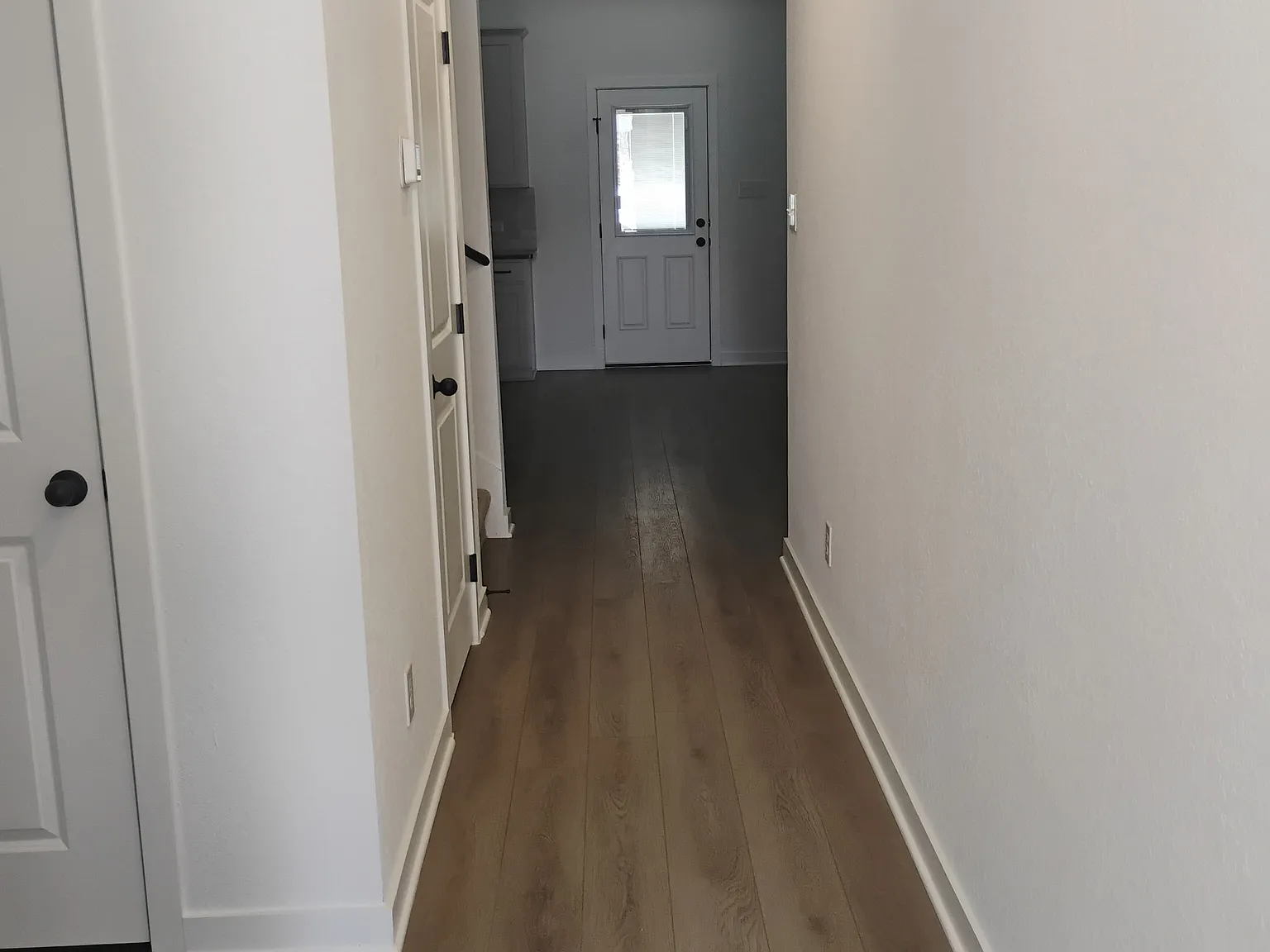 4 bed, 2308 sqft, $2,600 — Photo 2