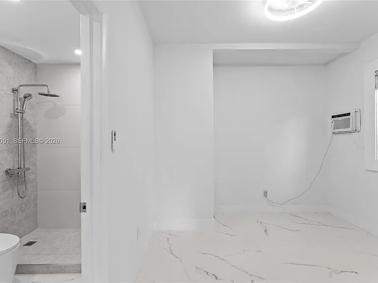 842 Meridian Ave #2D — Photo 8