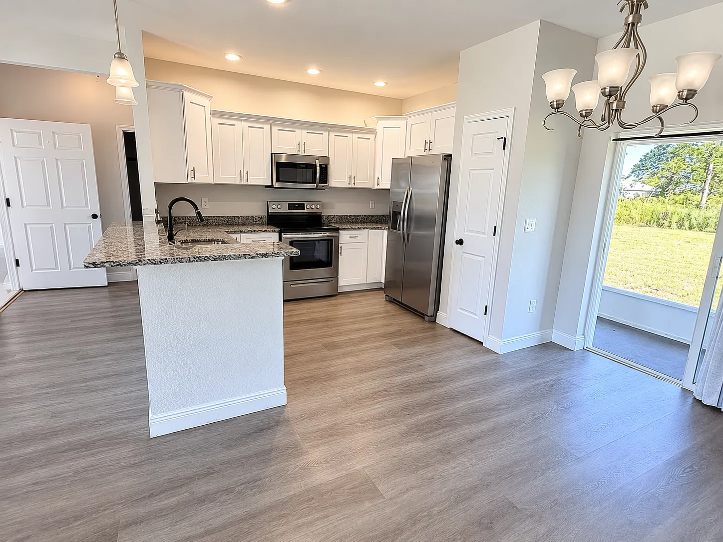 3 bed, 1419 sqft, $2,000 — Photo 3